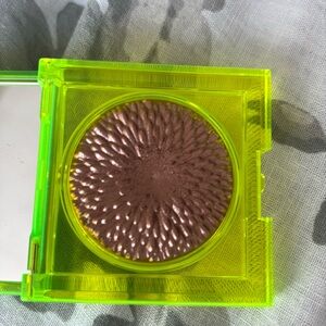 Chantecaille sunbeam cheek and eye shade in ray